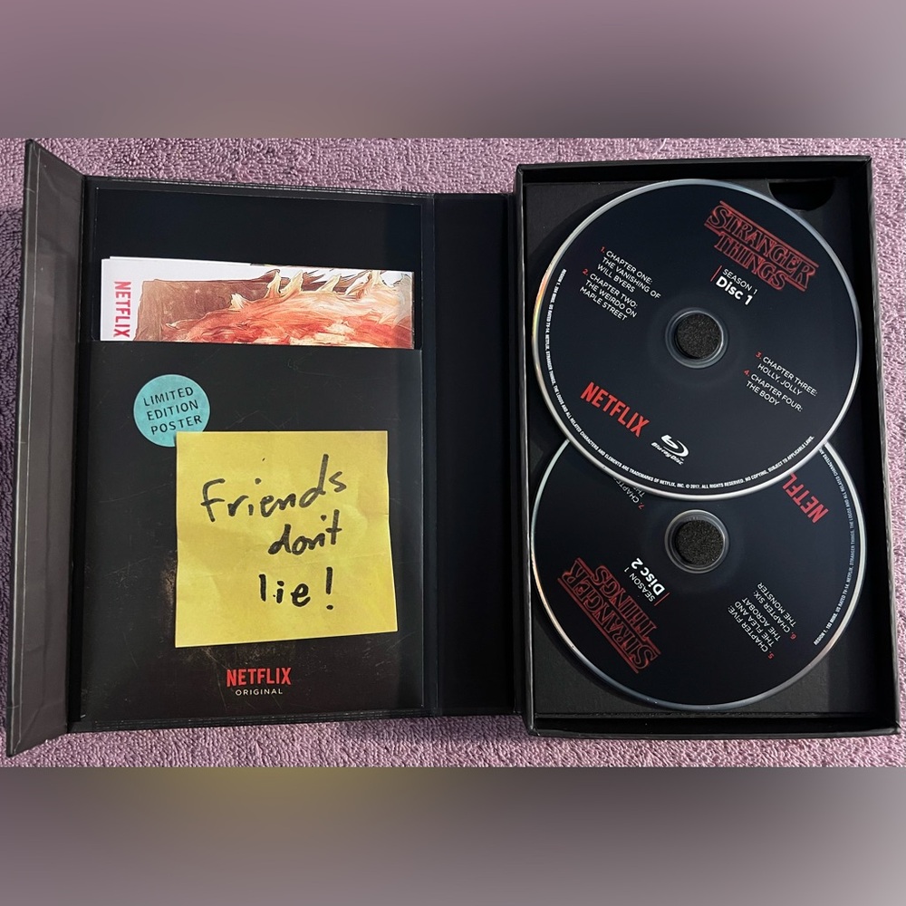 Stranger Things Season 1 Collectors Edition- DVD and Blue Ray - Picture 2 of 5